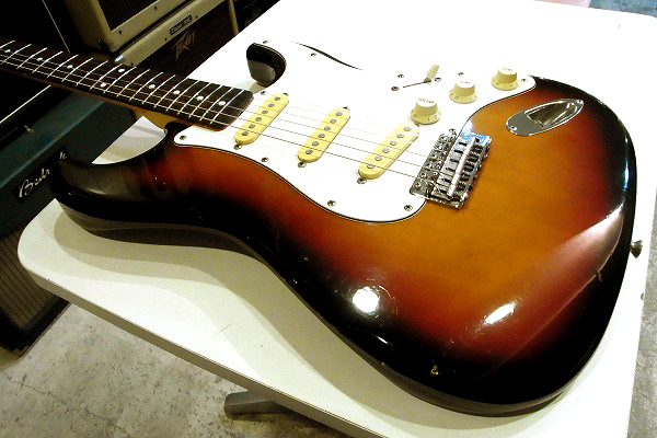 Squier by Fender 1986年製 Eシリアル Stratocatser SST-30 Made In 